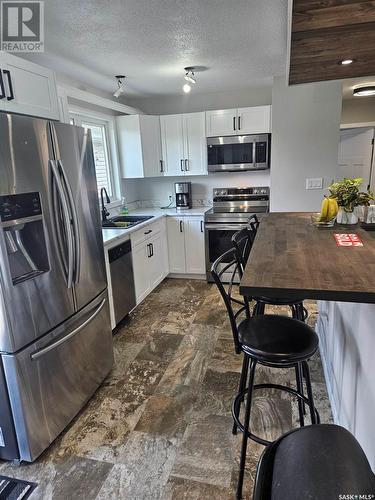 305 2Nd Street, Duck Lake, SK - Indoor Photo Showing Kitchen