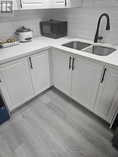 1372 Rebecca Street, Oakville (Bronte East), ON - Indoor Photo Showing Kitchen With Double Sink