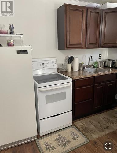 4 George Street, Lewisporte, NL - Indoor Photo Showing Kitchen