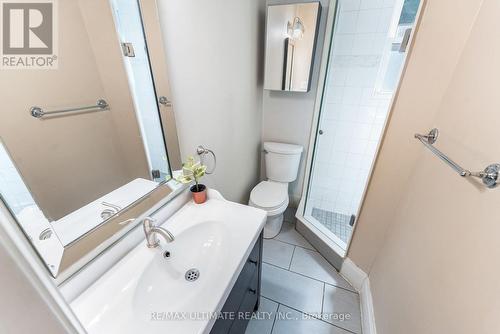 21 Severn Street, Hamilton (Central), ON - Indoor Photo Showing Bathroom