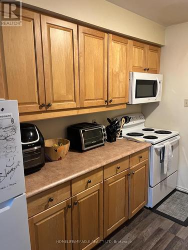 # 1 - 429 Keats Way, Waterloo, ON - Indoor Photo Showing Kitchen