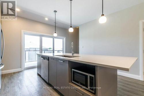 905 - 361 Quarter Town Line Road, Tillsonburg, ON - Indoor Photo Showing Kitchen With Double Sink With Upgraded Kitchen