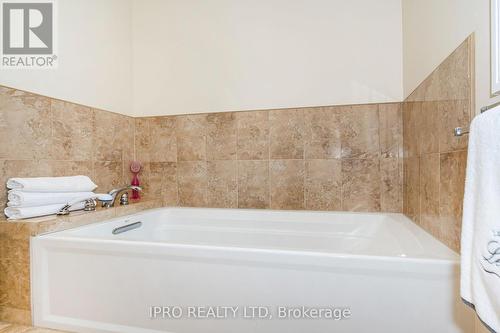 434424 4 Line, Amaranth, ON - Indoor Photo Showing Bathroom