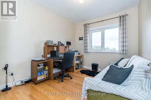 434424 4 Line, Amaranth, ON - Indoor