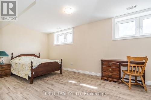 434424 4 Line, Amaranth, ON - Indoor Photo Showing Bedroom