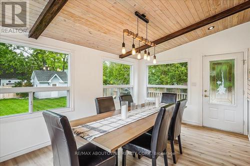 105 Victoria Street, Hamilton (Waterdown), ON - Indoor Photo Showing Dining Room