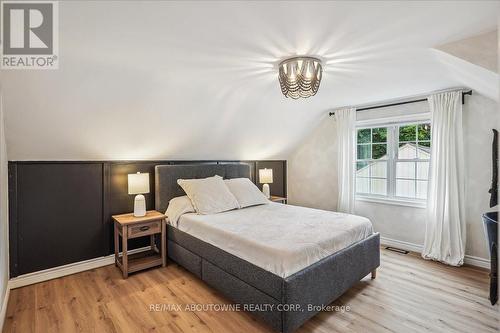 105 Victoria Street, Hamilton (Waterdown), ON - Indoor Photo Showing Bedroom