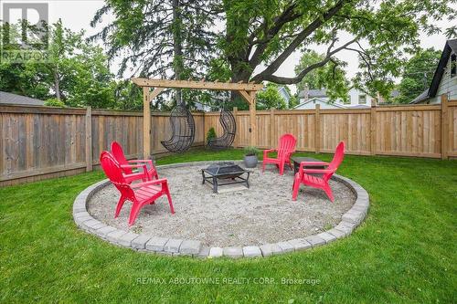 105 Victoria Street, Hamilton (Waterdown), ON - Outdoor With Backyard