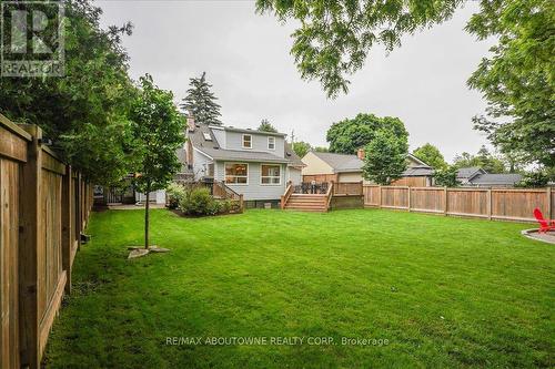 105 Victoria Street, Hamilton (Waterdown), ON - Outdoor With Backyard