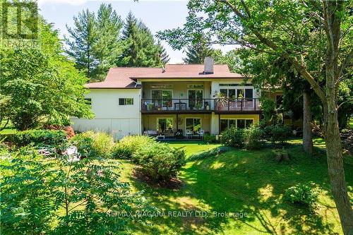 1647 Gregory Road, St. Catharines, ON - Outdoor With Deck Patio Veranda