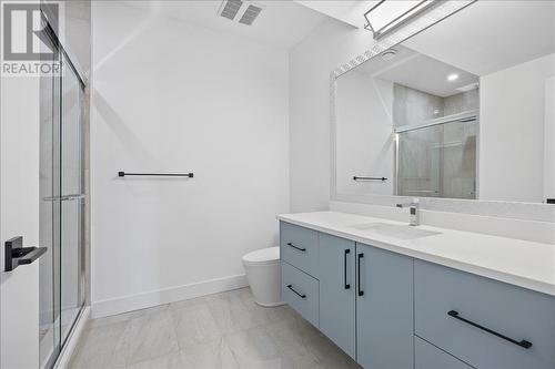 2302 Lavetta Drive, Kelowna, BC - Indoor Photo Showing Bathroom