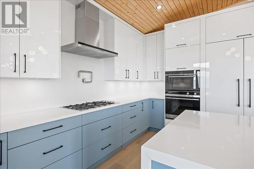 2302 Lavetta Drive, Kelowna, BC - Indoor Photo Showing Kitchen With Upgraded Kitchen