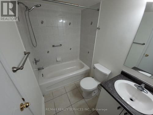 4 - 4620 Guildwood Way, Mississauga (Hurontario), ON - Indoor Photo Showing Bathroom