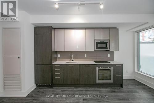 419 - 403 Church Street, Toronto (Church-Yonge Corridor), ON - Indoor Photo Showing Kitchen