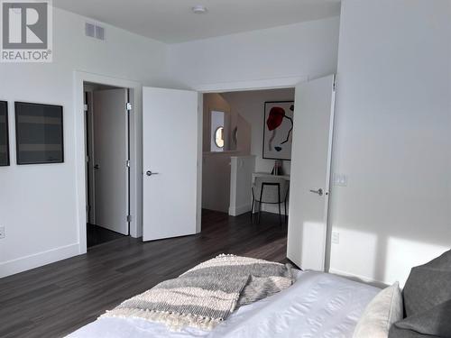 2100 Campbell Road Unit# 170, West Kelowna, BC - Indoor Photo Showing Bedroom