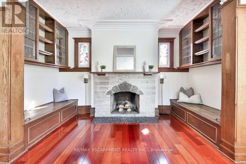 1567 Steveles Crescent, Mississauga, ON - Indoor Photo Showing Living Room With Fireplace