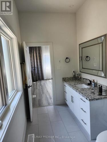 226 Larocque Road, North Bay, ON - Indoor Photo Showing Bathroom