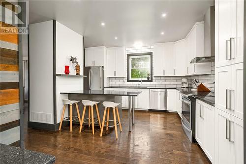 347 Dry Pine Bay, Alban, ON - Indoor Photo Showing Kitchen With Upgraded Kitchen