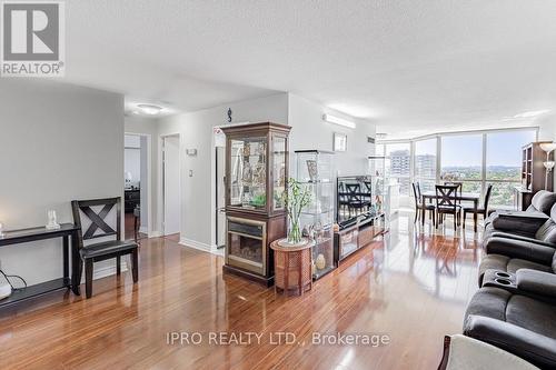 2204 - 3 Rowntree Road, Toronto (Mount Olive-Silverstone-Jamestown), ON - Indoor Photo Showing Living Room