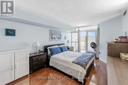 2204 - 3 Rowntree Road, Toronto (Mount Olive-Silverstone-Jamestown), ON - Indoor Photo Showing Bedroom