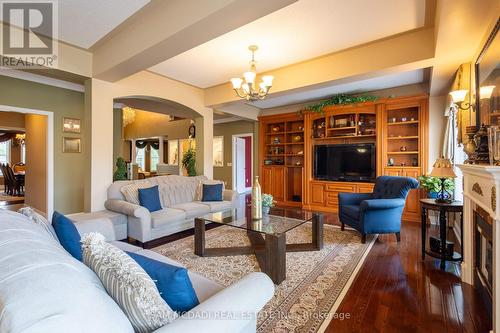 29 Concorde Drive, Brampton (Vales Of Castlemore), ON - Indoor Photo Showing Living Room