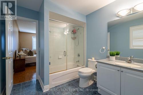 29 Concorde Drive, Brampton (Vales Of Castlemore), ON - Indoor Photo Showing Bathroom