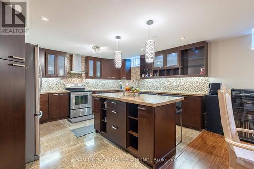 29 Concorde Drive, Brampton (Vales Of Castlemore), ON - Indoor Photo Showing Kitchen With Upgraded Kitchen