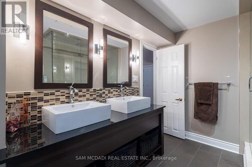 29 Concorde Drive, Brampton (Vales Of Castlemore), ON - Indoor Photo Showing Bathroom