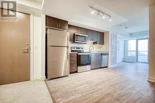 402 - 10 Wilby Crescent, Toronto (Weston), ON - Indoor Photo Showing Kitchen