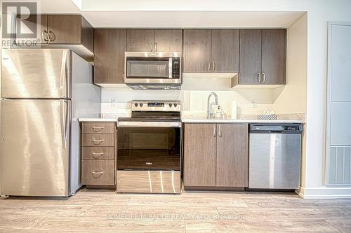 402 - 10 Wilby Crescent, Toronto (Weston), ON - Indoor Photo Showing Kitchen