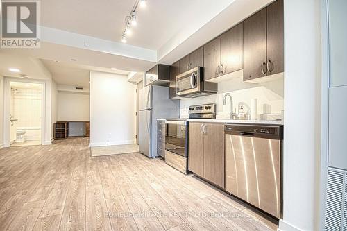 402 - 10 Wilby Crescent, Toronto (Weston), ON - Indoor Photo Showing Kitchen