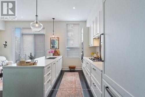 11 Godfrey'S Lane, Mississauga (Port Credit), ON - Indoor Photo Showing Kitchen With Upgraded Kitchen