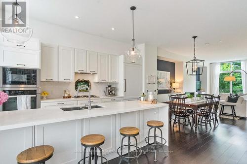 11 Godfrey'S Lane, Mississauga (Port Credit), ON - Indoor Photo Showing Kitchen With Upgraded Kitchen