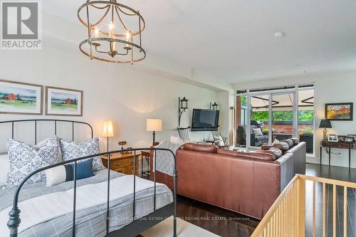 11 Godfrey'S Lane, Mississauga (Port Credit), ON - Indoor Photo Showing Living Room