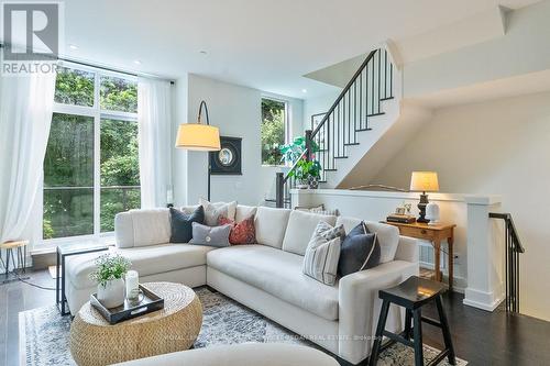 11 Godfrey'S Lane, Mississauga (Port Credit), ON - Indoor Photo Showing Living Room