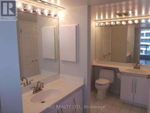 2310 - 24 Wellesley Street W, Toronto, ON - Indoor Photo Showing Bathroom