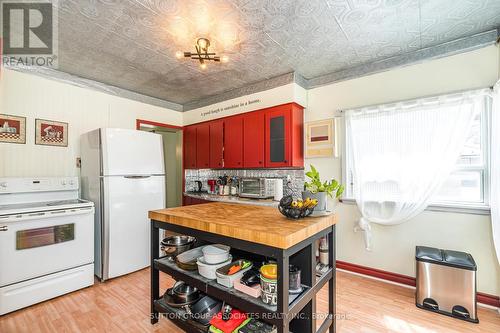 16 North Bonnington Avenue, Toronto (Clairlea-Birchmount), ON - Indoor Photo Showing Kitchen