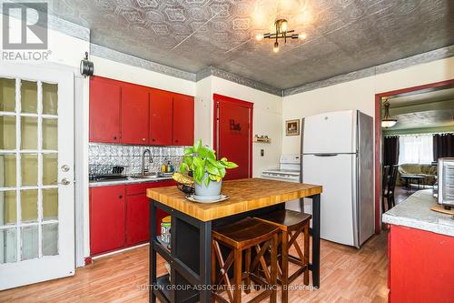 16 North Bonnington Avenue, Toronto (Clairlea-Birchmount), ON - Indoor Photo Showing Kitchen