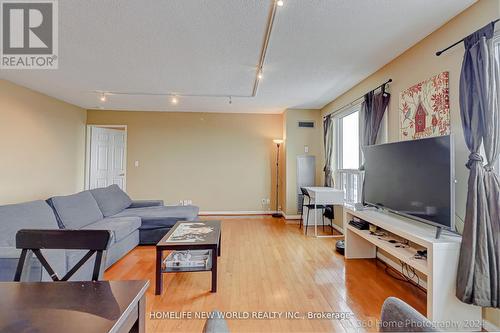 Ph#105 - 1 Lee Centre Drive, Toronto (Woburn), ON - Indoor Photo Showing Living Room