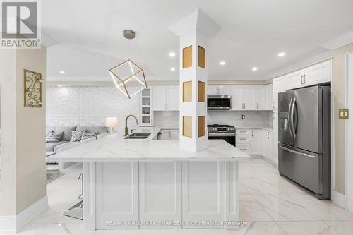 170 Banbrooke Crescent, Newmarket (Summerhill Estates), ON - Indoor Photo Showing Kitchen With Stainless Steel Kitchen With Upgraded Kitchen