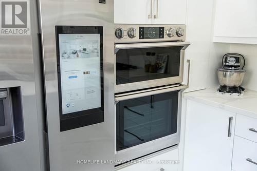 6 Majestic Drive, Markham (Berczy), ON - Indoor Photo Showing Kitchen