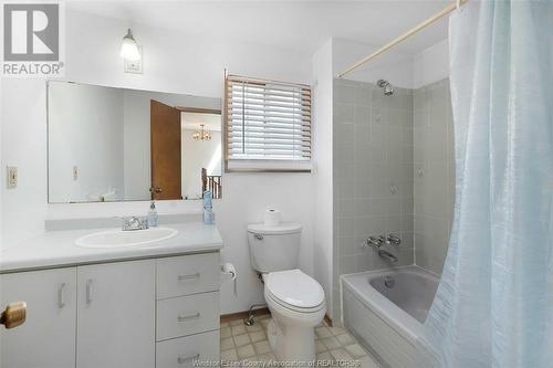 1381 Azalia Crescent, Windsor, ON - Indoor Photo Showing Bathroom