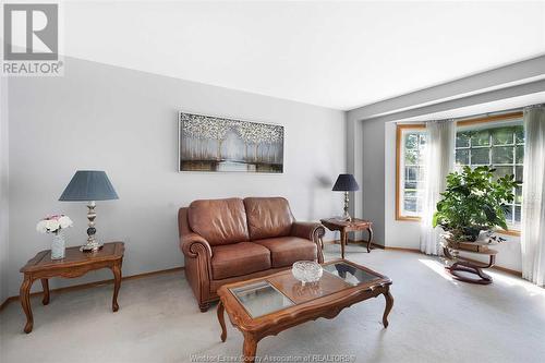 1381 Azalia Crescent, Windsor, ON - Indoor Photo Showing Living Room