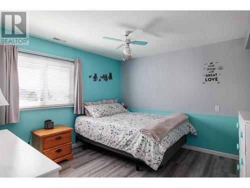 6335 Topham Place, Peachland, BC - Indoor Photo Showing Bedroom