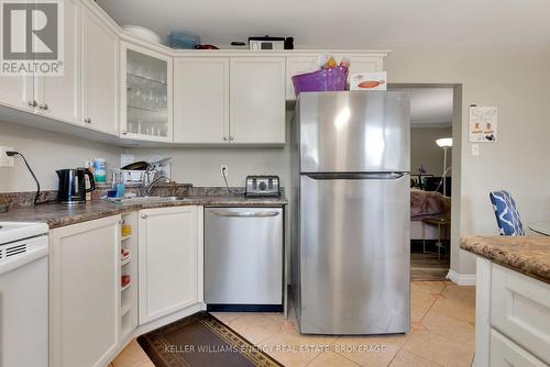 33 Beatty Road, Ajax (Central), ON - Indoor Photo Showing Kitchen