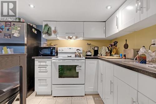 33 Beatty Road, Ajax (Central), ON - Indoor Photo Showing Kitchen