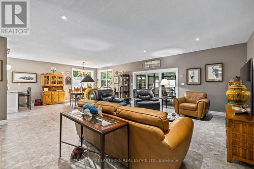 25 Powerline Road, Brighton, ON - Indoor Photo Showing Living Room