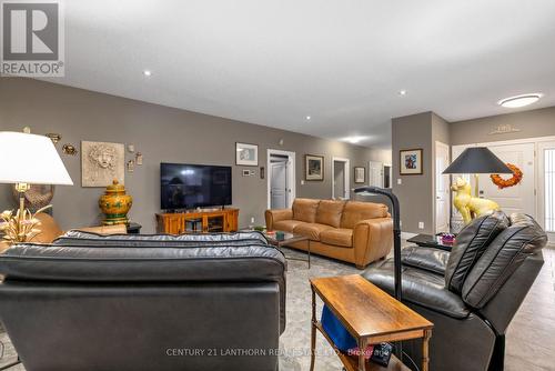 25 Powerline Road, Brighton, ON - Indoor Photo Showing Living Room