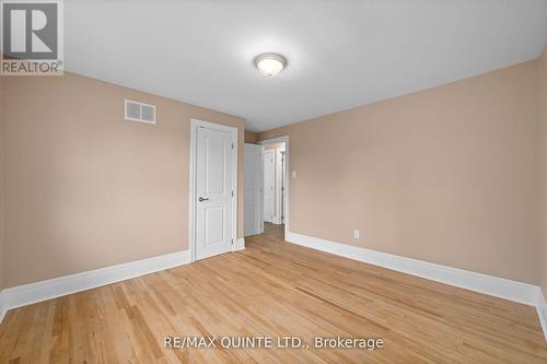 33 Diver Belt Drive, Prince Edward County (Hallowell), ON - Indoor Photo Showing Other Room