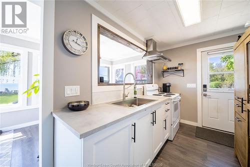 306 Detroit Line, Wheatley, ON - Indoor Photo Showing Kitchen